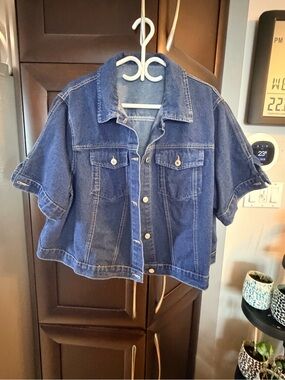 Oversized Short Sleeve Denim Jacket - Blue